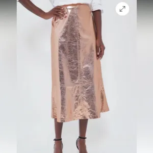 TUCKERNUCK X INDIA HICKSGold Metallic London Skirt