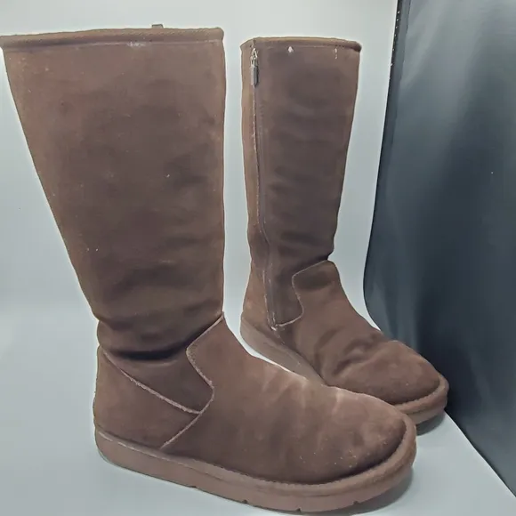 Ugg Australia tall zip boots size 8