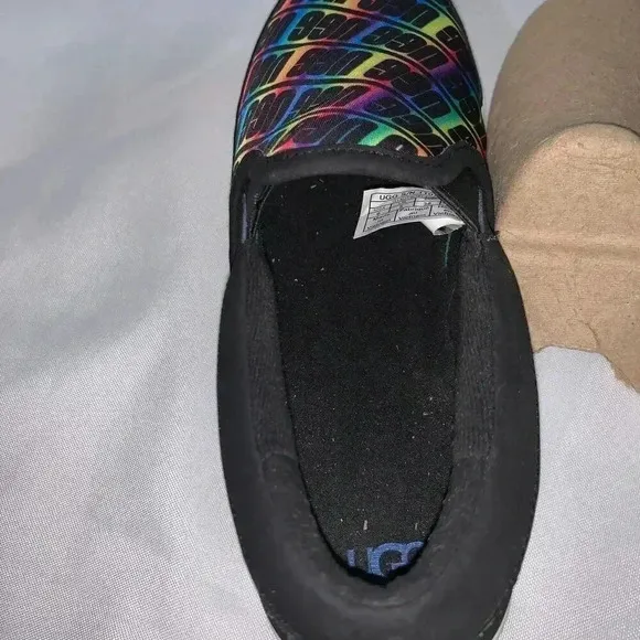 UGG Caplan Slip On big Girls Shoes Size 6, colorful pattern black background.