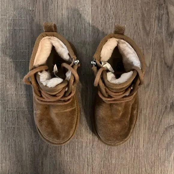 UGG Chukka Ankle Boots 11 EUC