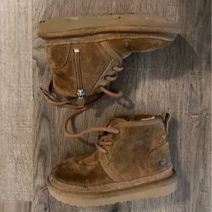 UGG Chukka Ankle Boots 11 EUC