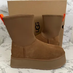 UGG Classic Dipper Platform Zip Boots Shoes Chestnut Brown Women’s Size 11