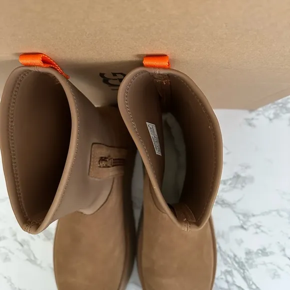 UGG Classic Dipper Platform Zip Boots Shoes Chestnut Brown Women’s Size 11