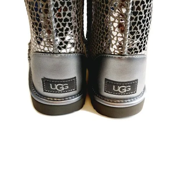 UGG Classic II Gel Hearts Fashion Boots Kids 4 Womens Size 5 1151613K Silver