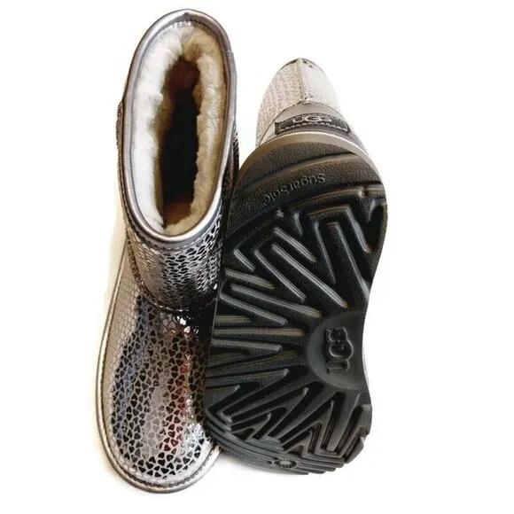UGG Classic II Gel Hearts Fashion Boots Kids 4 Womens Size 5 1151613K Silver