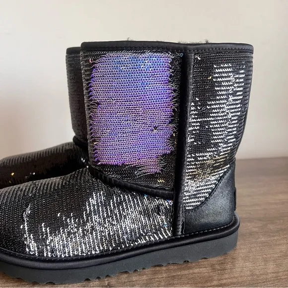 UGG Classic II Sequin Youth Boot Size 4 SKU#243246