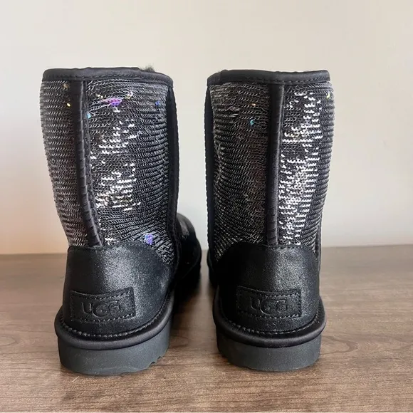 UGG Classic II Sequin Youth Boot Size 4 SKU#243246