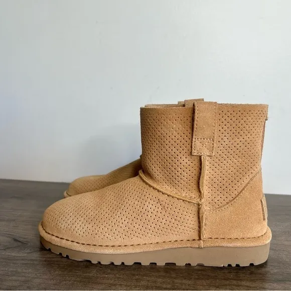 UGG Classic Unlined Mini Perf Women's Boot Size 5 #993