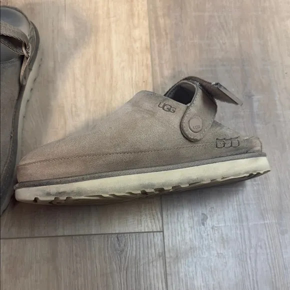 UGG Goldenstar women’s clogs size 7.5
