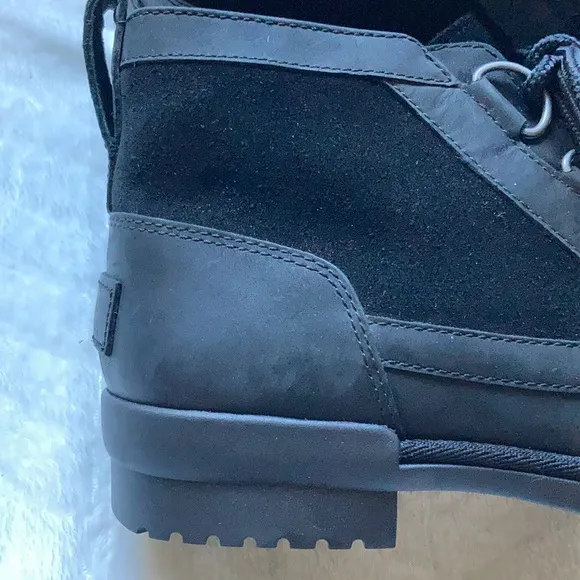 UGG Heather Lace-Up Women’s Boots