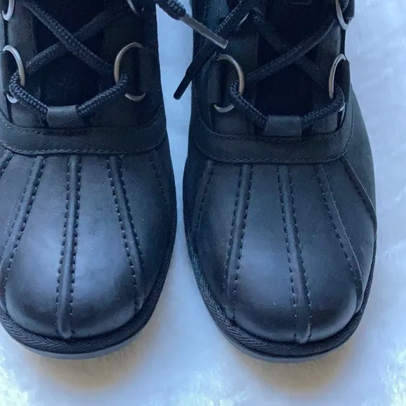 UGG Heather Lace-Up Women’s Boots