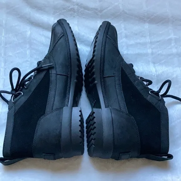 UGG Heather Lace-Up Women’s Boots
