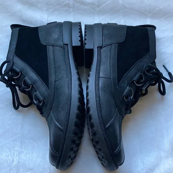 UGG Heather Lace-Up Women’s Boots