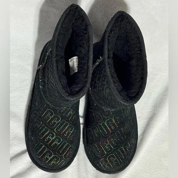UGG Kids' Classic II Graphic Stitch Short Boots Youth Size 3