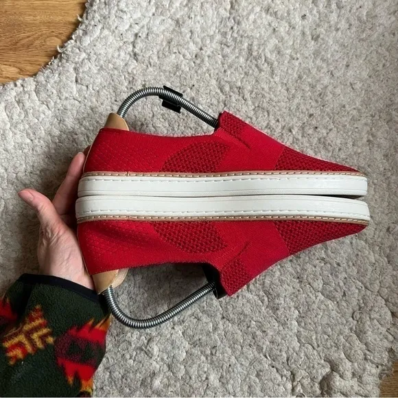 UGG Knit Red Australia Sammy Slip On Women's Sneaker Size 10