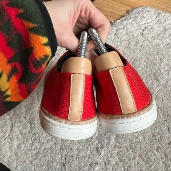 UGG Knit Red Australia Sammy Slip On Women's Sneaker Size 10