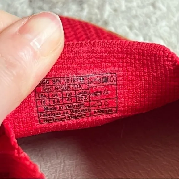 UGG Knit Red Australia Sammy Slip On Women's Sneaker Size 10