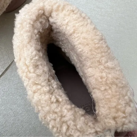 UGG Leather Ankle Booties Boots LYNNEA Wood Heel Shearling Lined Women Size 5