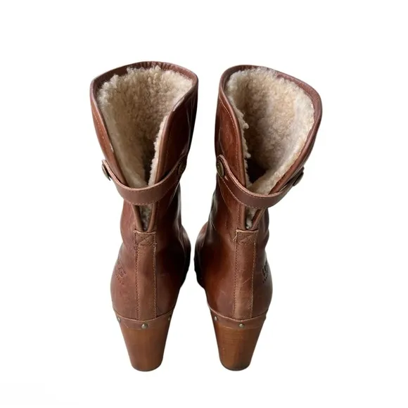 UGG Leather Ankle Booties Boots LYNNEA Wood Heel Shearling Lined Women Size 5