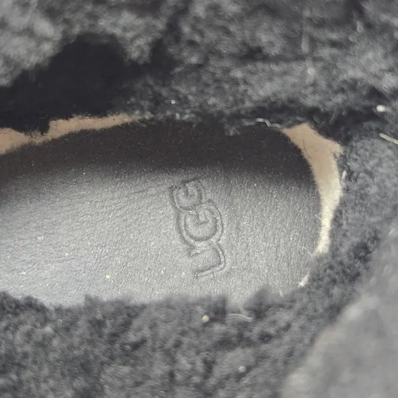 UGG Lynus Women's Black Pullon Suede Sneaker Ankle Boots Size 8