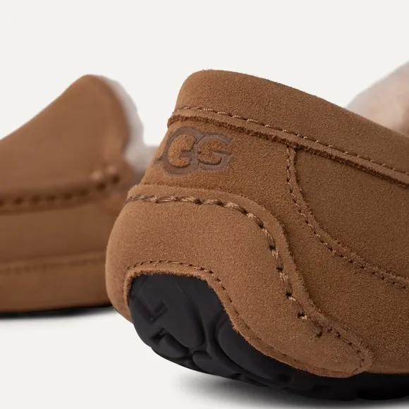 UGG Men’s Ascot Slip On Shoes - 11M