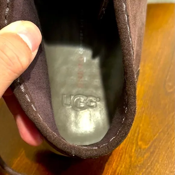 UGG Men’s brown high top shoes - Size 11