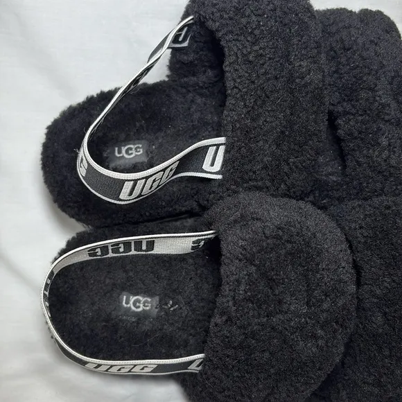 UGG Oh Fluffita Black Furry Sandals Cozy Platform Slides Slippers Women’s 11
