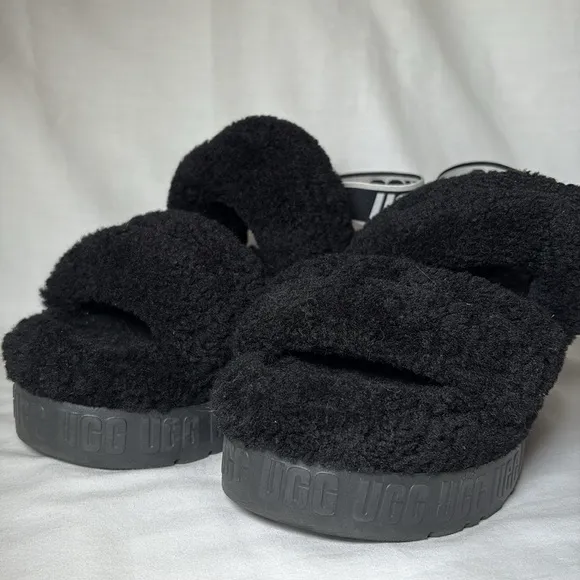 UGG Oh Fluffita Black Furry Sandals Cozy Platform Slides Slippers Women’s 11