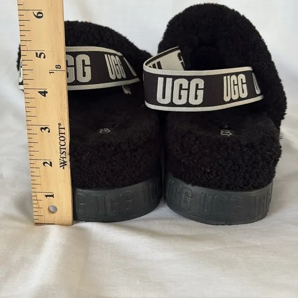 UGG Oh Fluffita Black Furry Sandals Cozy Platform Slides Slippers Women’s 11