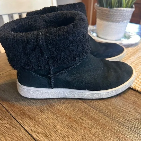 UGG Suede Ankle Boots Sherpa Trim Winter Warm Comfy Black Women's 6.5‎