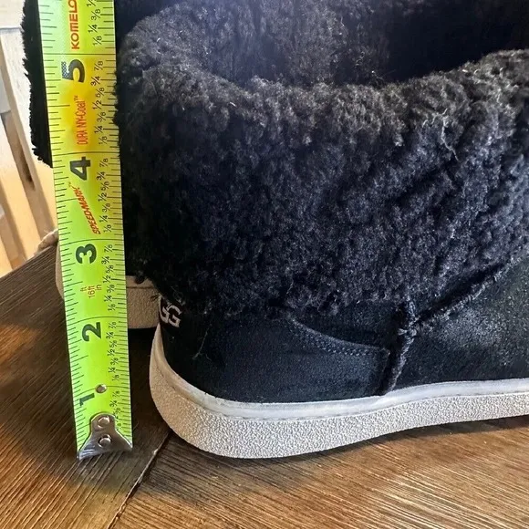 UGG Suede Ankle Boots Sherpa Trim Winter Warm Comfy Black Women's 6.5‎