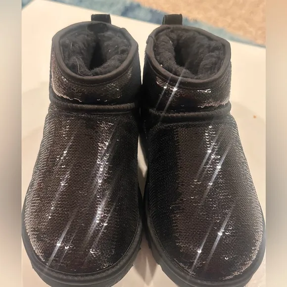 UGG Women's Classic Ultra Mini Mirror Ball Fashion Boots Size 7 NEW