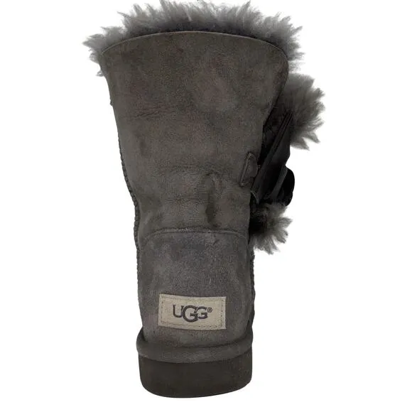 UGG Women’s Daelynn Boots Size 8 Charcoal Gray Classic Short Sheepskin Lined Bow
