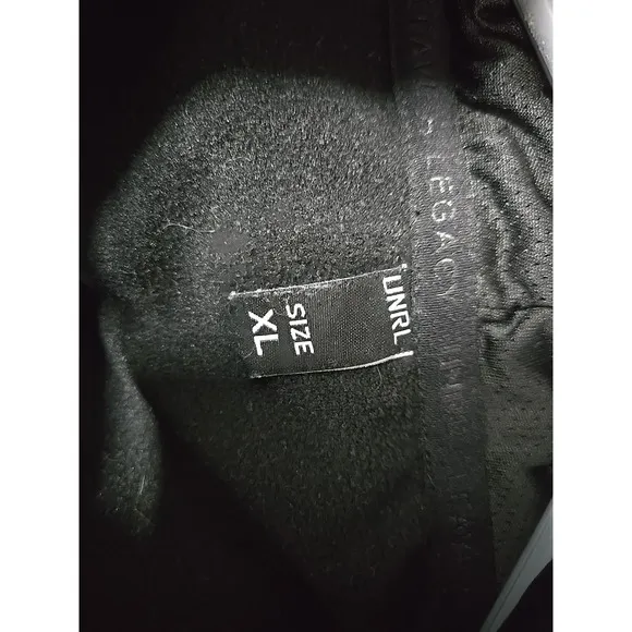 UNRL Crossover II Hoodie Mens XL Black Performance Stretch Pullover Sweater