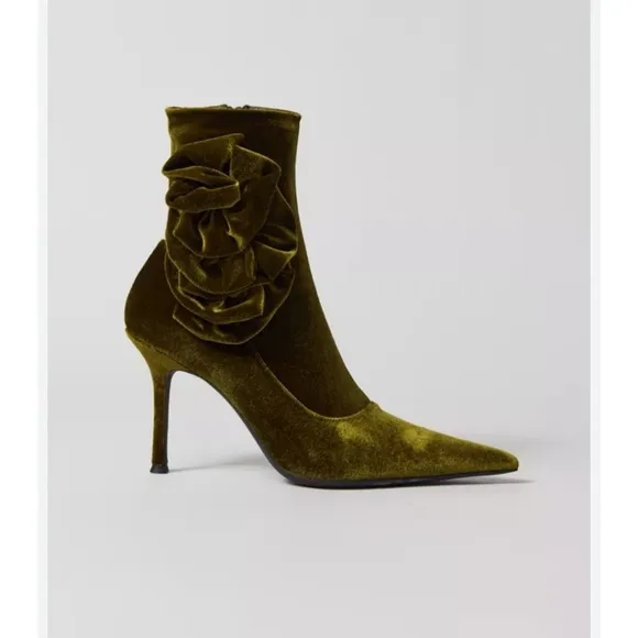 Urban Outfitters Jeffrey Campbell Florette Velvet Boot Size 8