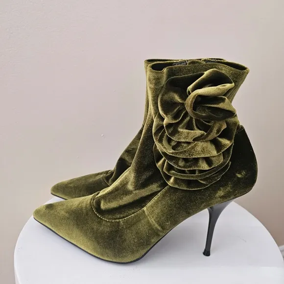 Urban Outfitters Jeffrey Campbell Florette Velvet Boot Size 8