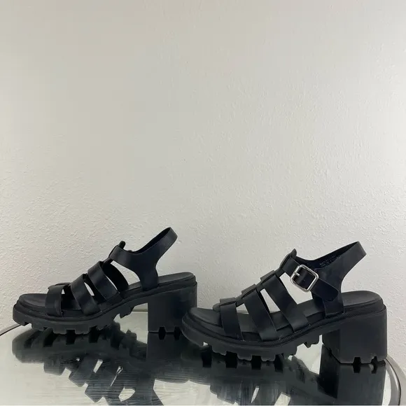 URBAN OUTFITTERS Womens Black Leather Edgy Grunge Lia Fisherman Heeled Sandals