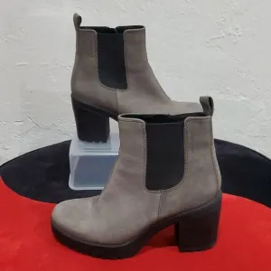 Vagabond Gray Leather Chelsea Ankle Boots Size 36 Or 5.5