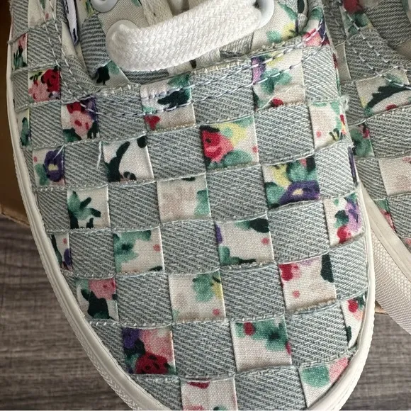 Vans 9.5 Platform Authentic Stac (Woven) Floral/Multi Distressed Look Flowers