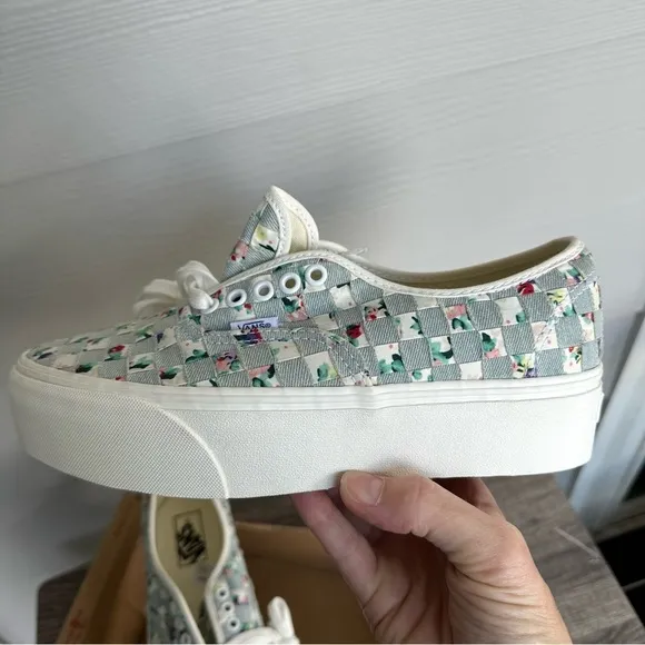 Vans 9.5 Platform Authentic Stac (Woven) Floral/Multi Distressed Look Flowers