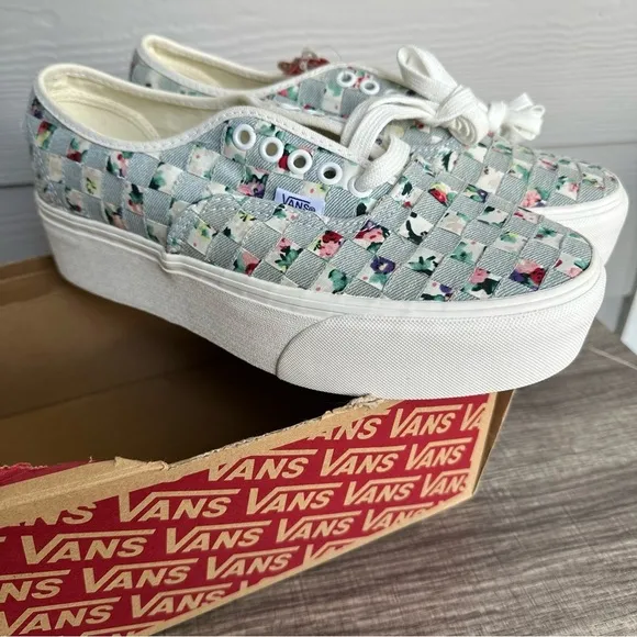 Vans 9.5 Platform Authentic Stac (Woven) Floral/Multi Distressed Look Flowers