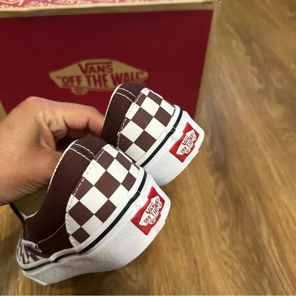 VANS checkerboard white brown slip on shoes sneakers women’s 7 new