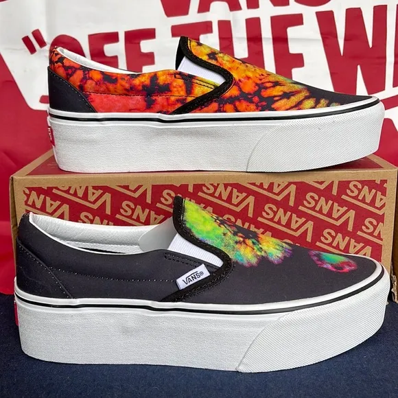Vans Classic Slip-0nParadoxical Black/MultiVNOA7Q5RBMLWMNS Platforms