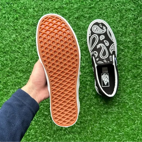 Vans Classic Slip On Peace Paisley Black White