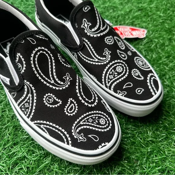 Vans Classic Slip On Peace Paisley Black White