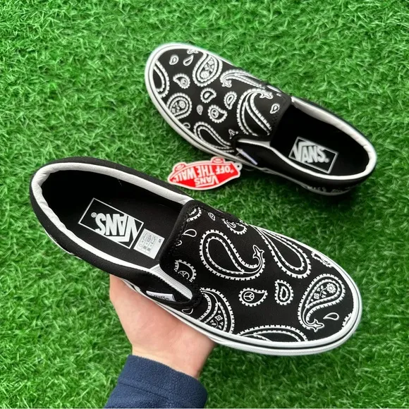 Vans Classic Slip On Peace Paisley Black White