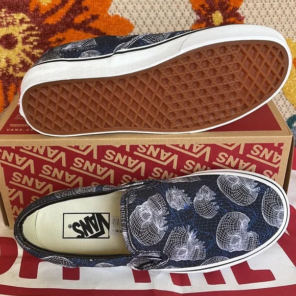 Vans Classic Slip-On(Wireframe Skulls) Black/Trwht VNOA33TB9IBWMNS sneakers