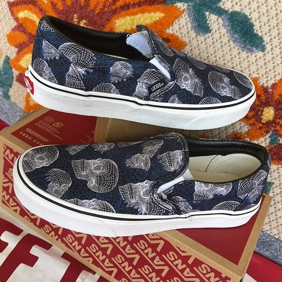 Vans Classic Slip-On(Wireframe Skulls) Black/Trwht VNOA33TB9IBWMNS sneakers