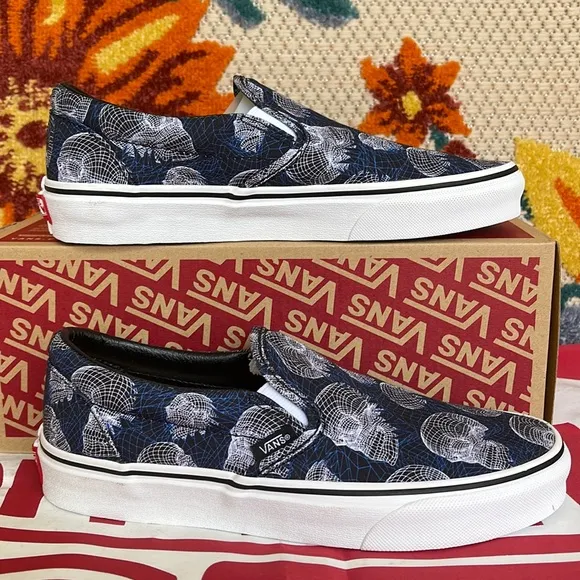 Vans Classic Slip-On(Wireframe Skulls) Black/Trwht VNOA33TB9IBWMNS sneakers