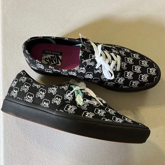 VANS | ComfyCush Authentic Shoes - Black (Cold Hearted)